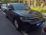 Фото 2 - Volkswagen Touareg
