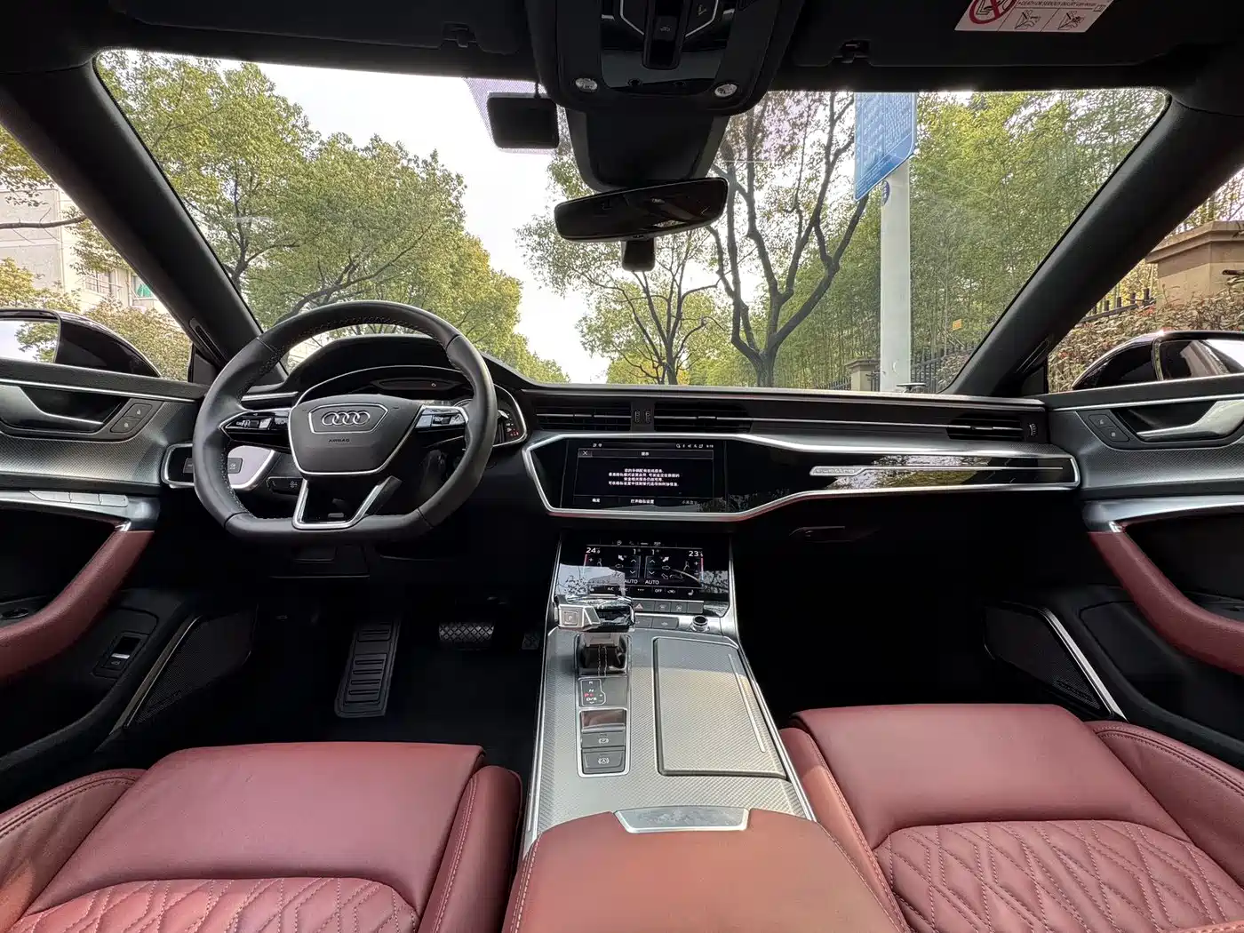 Audi A7L 2024 45 TFSI quattro S-line Black Warrior Edition фото 16
