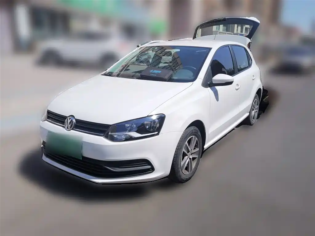 Volkswagen Polo 2016 1.4L Automatic Trend фото 2