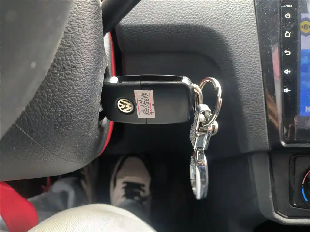 VOLKSWAGEN SANTANA