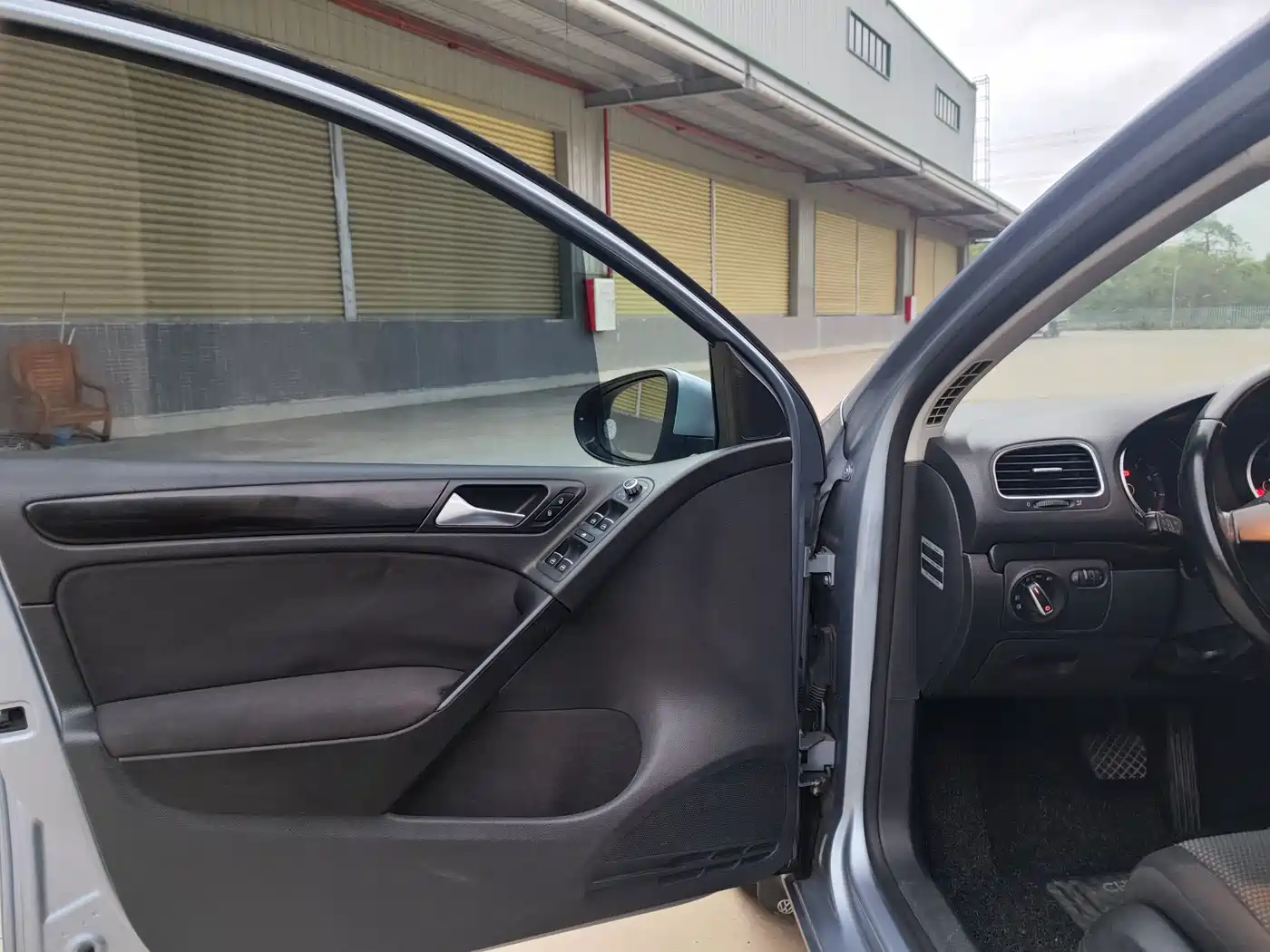 Volkswagen Golf 2012 1.6 Automatic Comfort Type фото 16