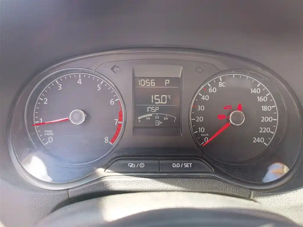 Volkswagen Polo 2016 1.4L Automatic Trend фото 4