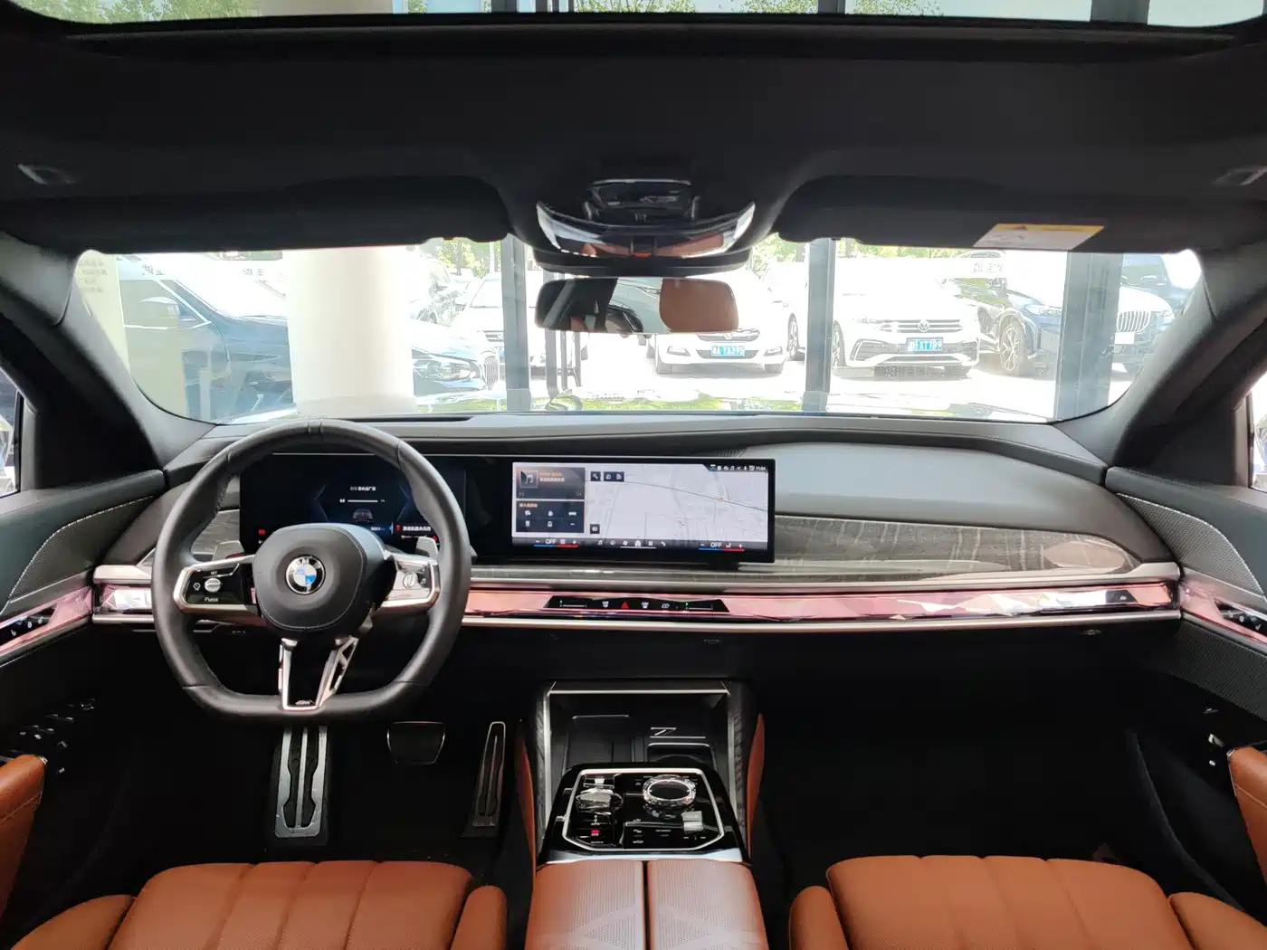BMW 7 Series 2023 740Li Exclusive M Sport Package фото 10