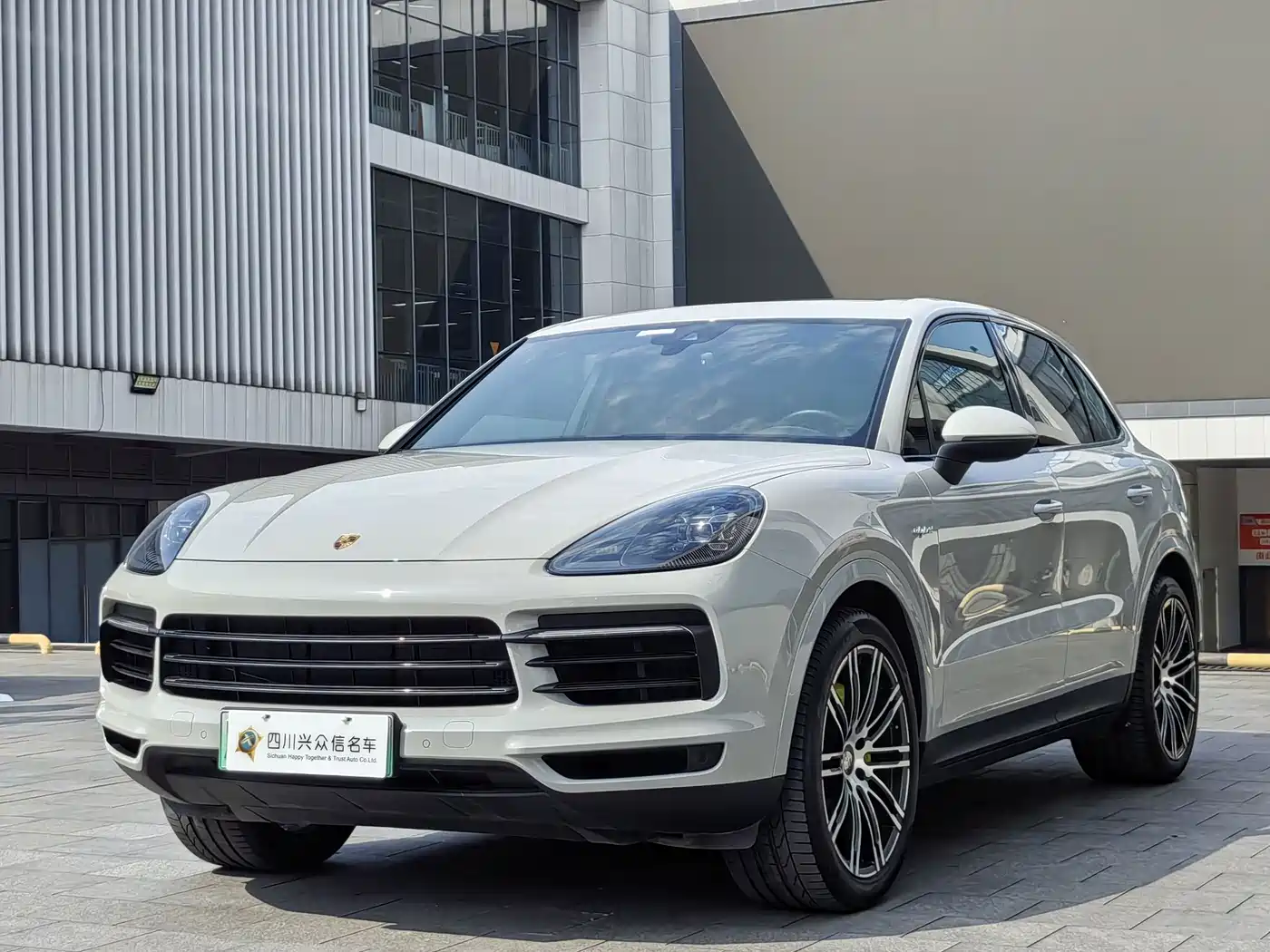 Porsche Cayenne New Energy 2021 Cayenne E-Hybrid 2.0T фото 2