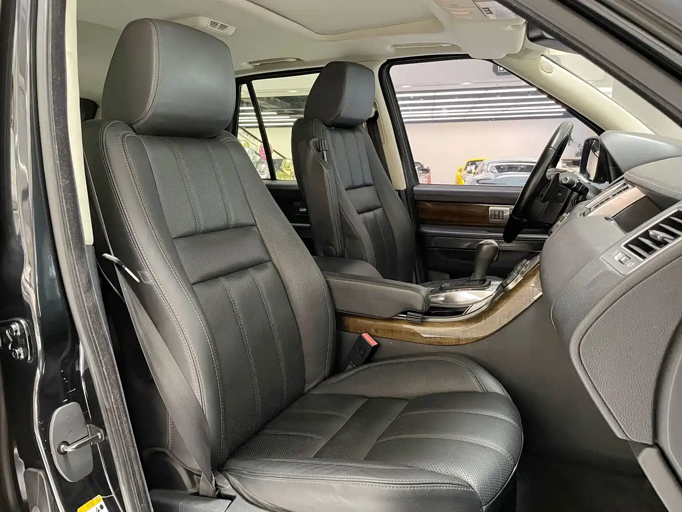 Фото 8 - Land Rover Range Rover Sport