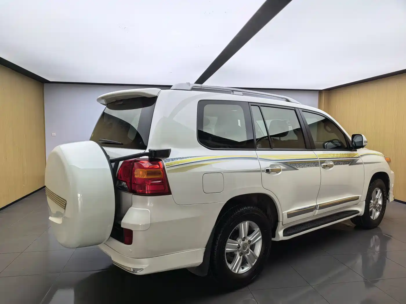 Toyota Land Cruiser (Import) 2015 4.0L V6 Middle East Limited Edition фото 21