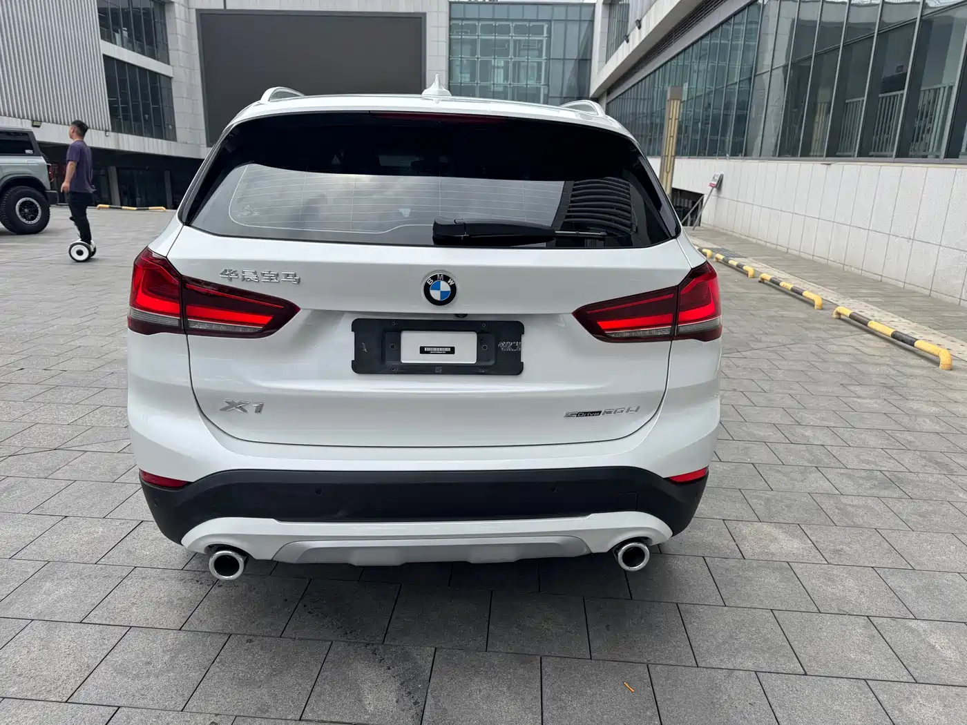 BMW X1 2022 sDrive20Li Fashion фото 8