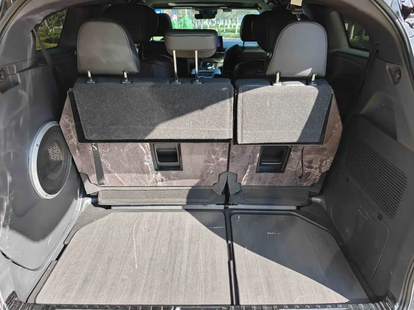 Toyota Granvia 2023 2.5L Hybrid VIP Edition фото 26