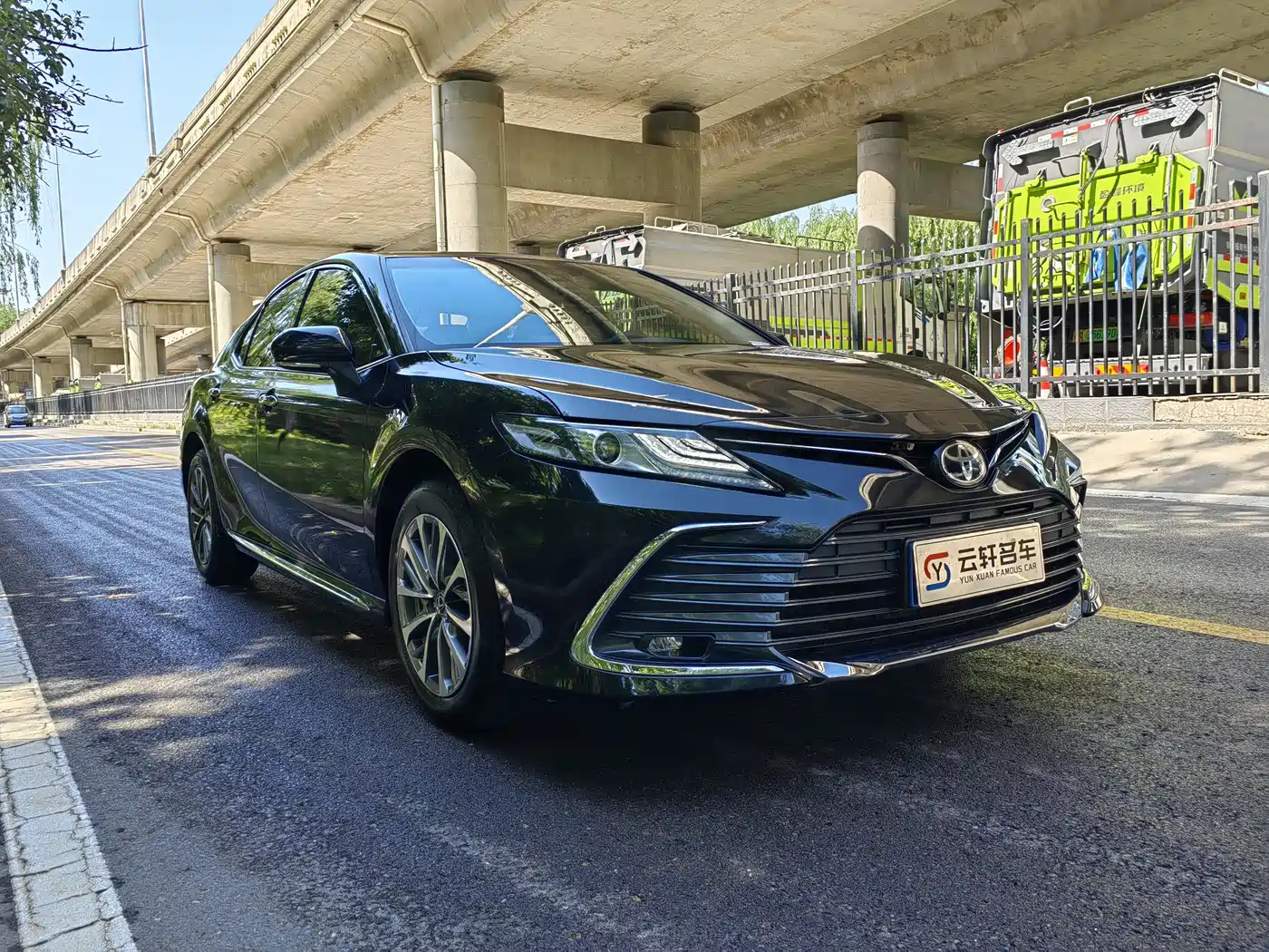 Toyota Camry 2023 2.0G Luxury Edition фото 3