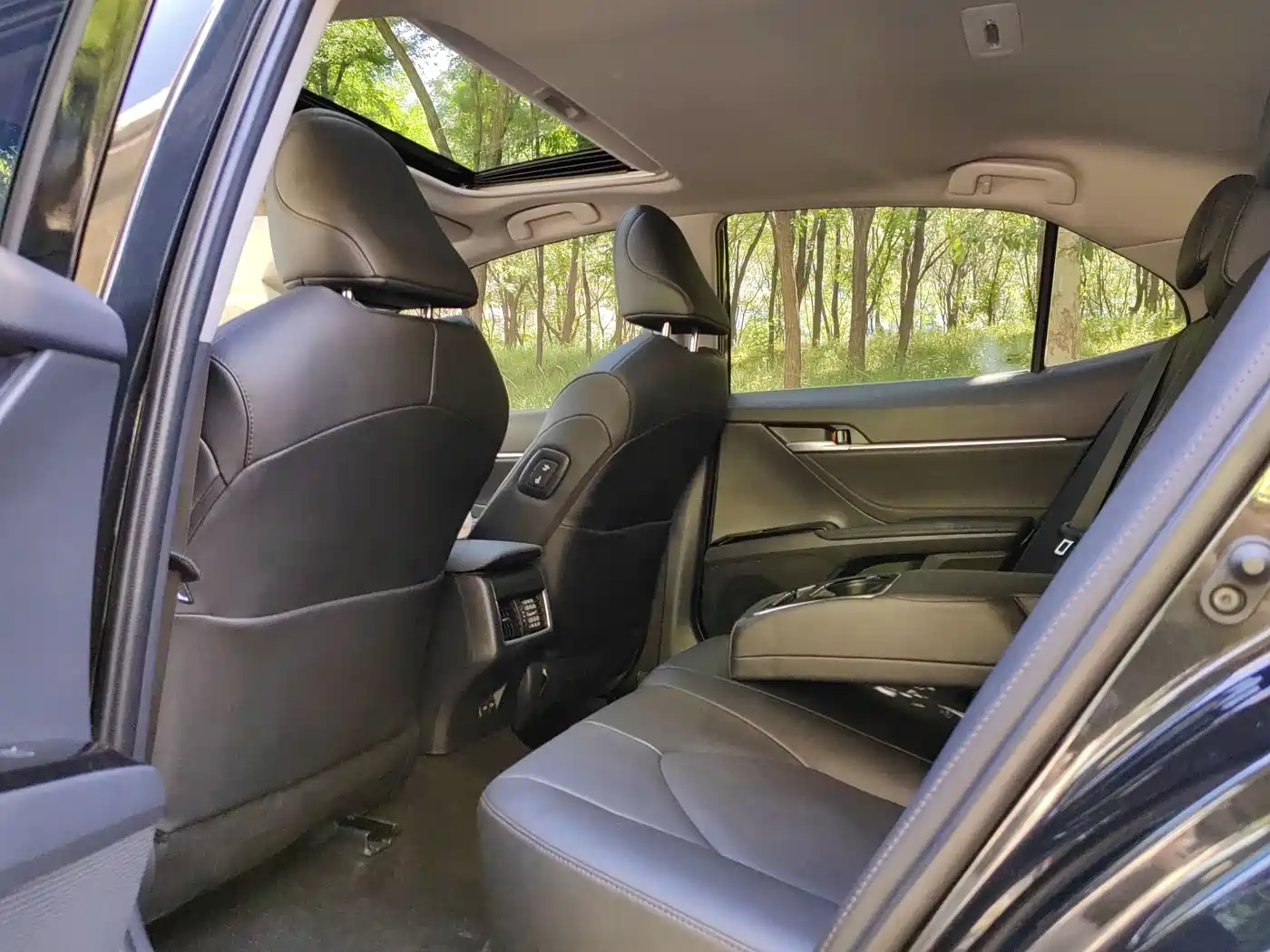 Toyota Camry 2023 2.0G Luxury Edition фото 7