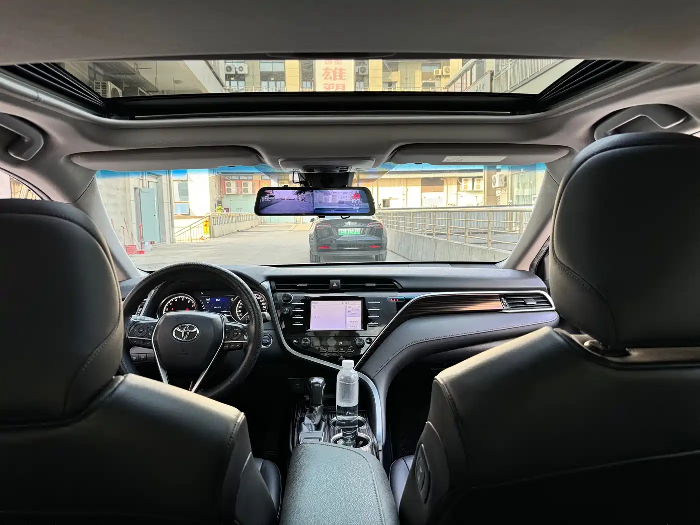 Toyota Camry 2018 2.0G Luxury Edition фото 11