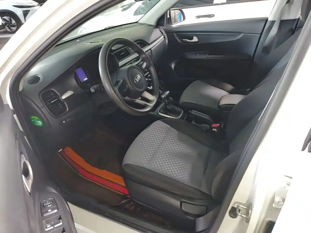 Kia K2 2017 2017 Sedan 1.4L AT GLS