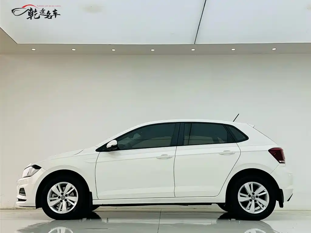 Volkswagen Polo 2021 Plus 1.5L Automatic Panorama Enjoyment Edition фото 4
