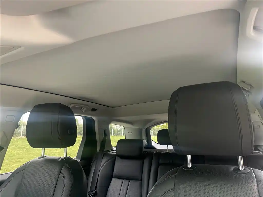 Land Rover Discovery Sport 2018 240PS SE Edition фото 13
