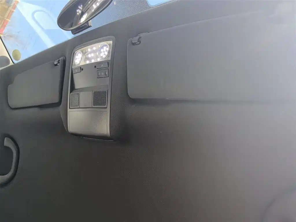 Volkswagen Beetle 2015 180TSI фото 12
