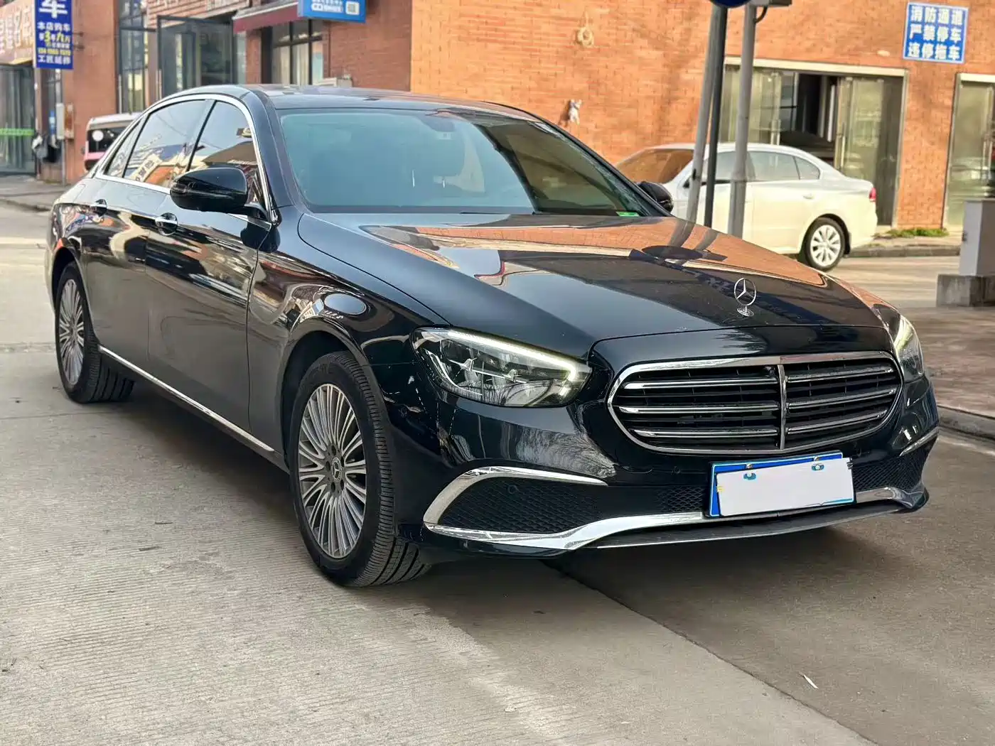 Mercedes-Benz E-Class 2021 E 300 L Fashion фото 3