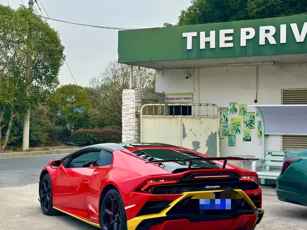 LAMBORGHINI HURACÁN