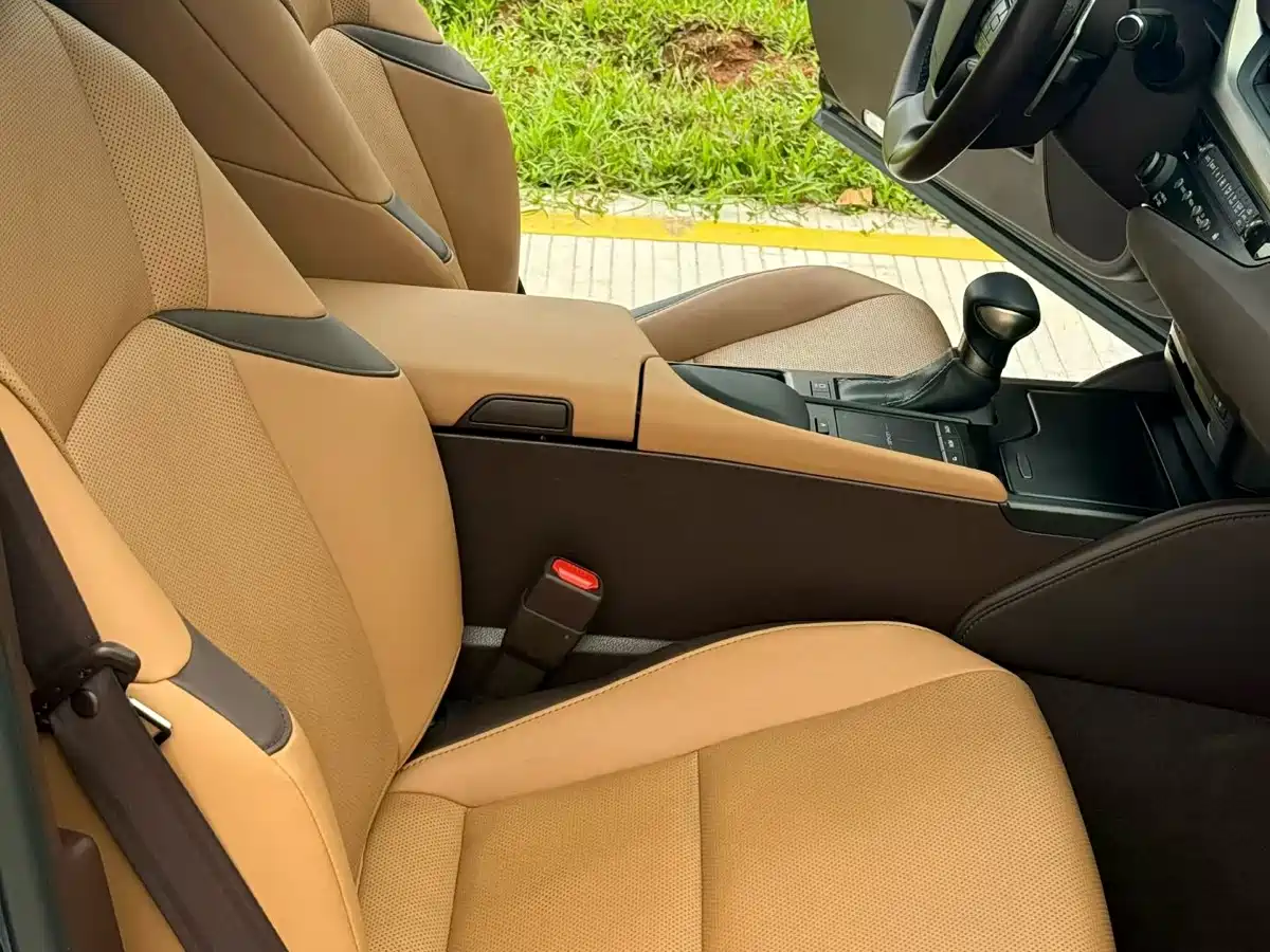 Lexus ES 2020 200 Excellence фото 5
