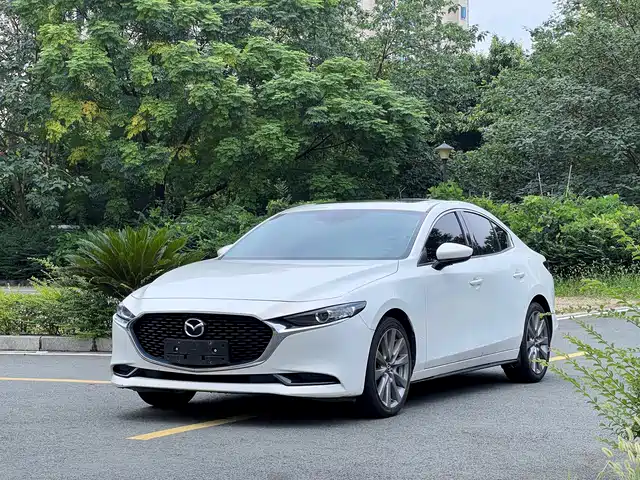 Mazda Mazda3 Axela 2.0L, Автомат, Элеганс