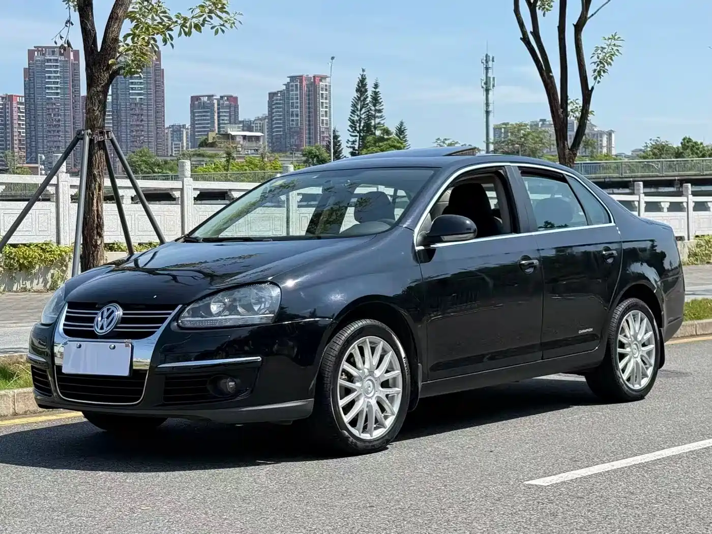 Volkswagen Sagitar 2009 2009 Model 1.8TSI Automatic Champion Edition
