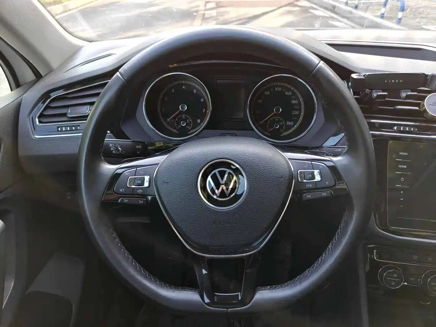 Volkswagen Tiguan L 2021 330TSI Automatic 2WD Smart фото 12