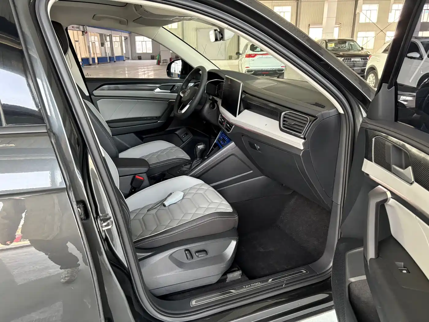 Volkswagen Tayron 2023 280TSI 2WD Luxury Plus Advanced Edition фото 20