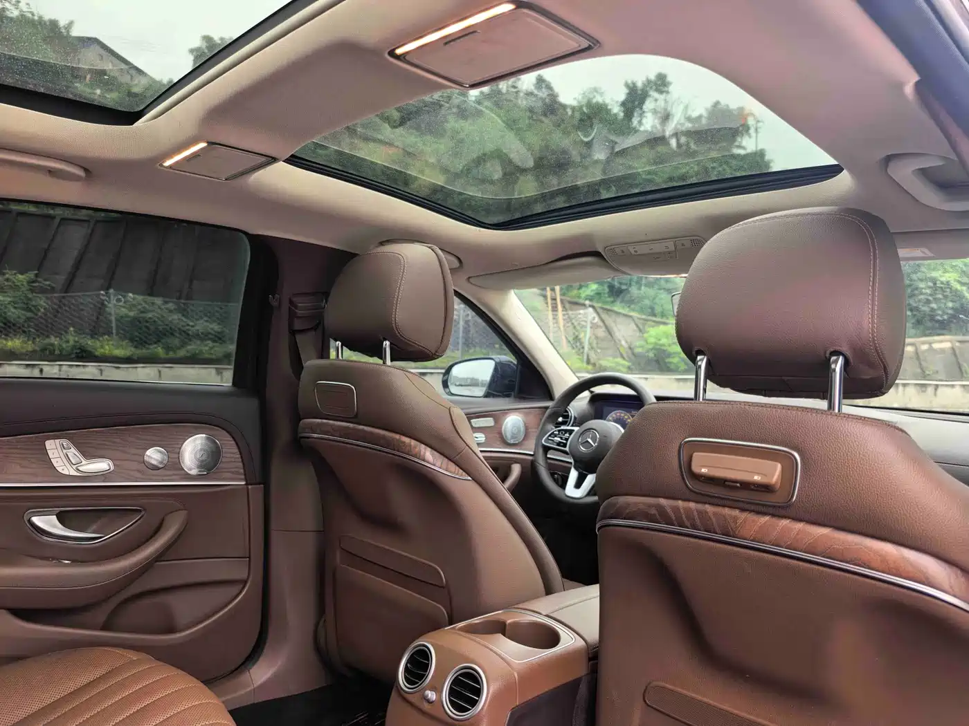 Mercedes-Benz E-Class 2020 E 300 L Luxury Model фото 10