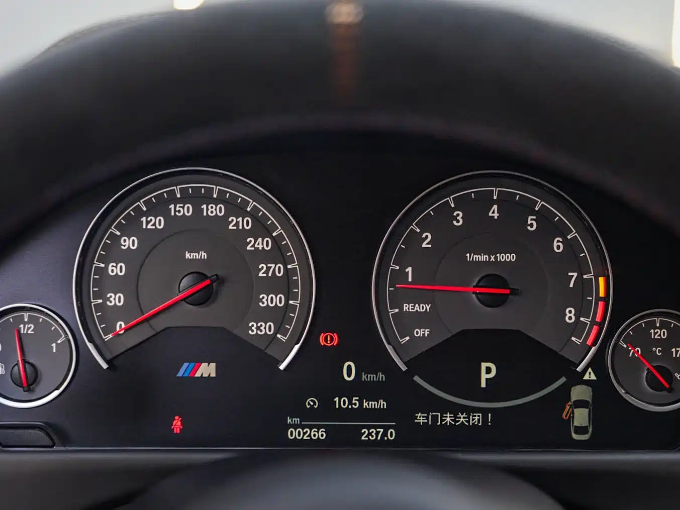 BMW M4 2016 M4 GTS фото 23