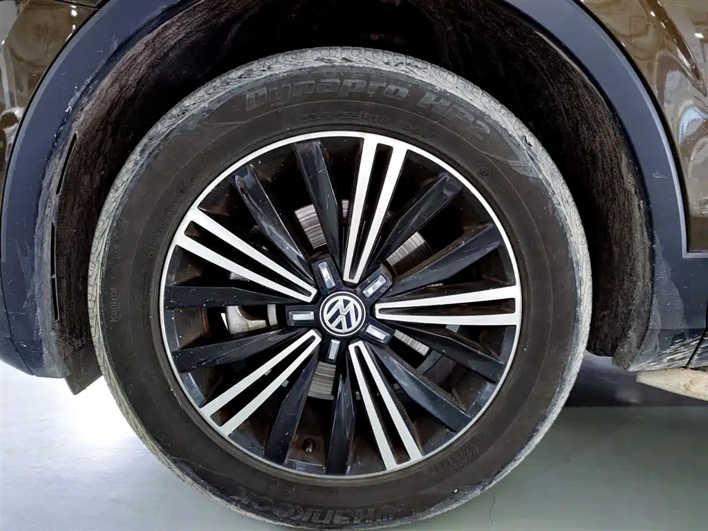 Volkswagen Tiguan L 2017 380TSI Automatic 4WD Luxury Edition фото 7