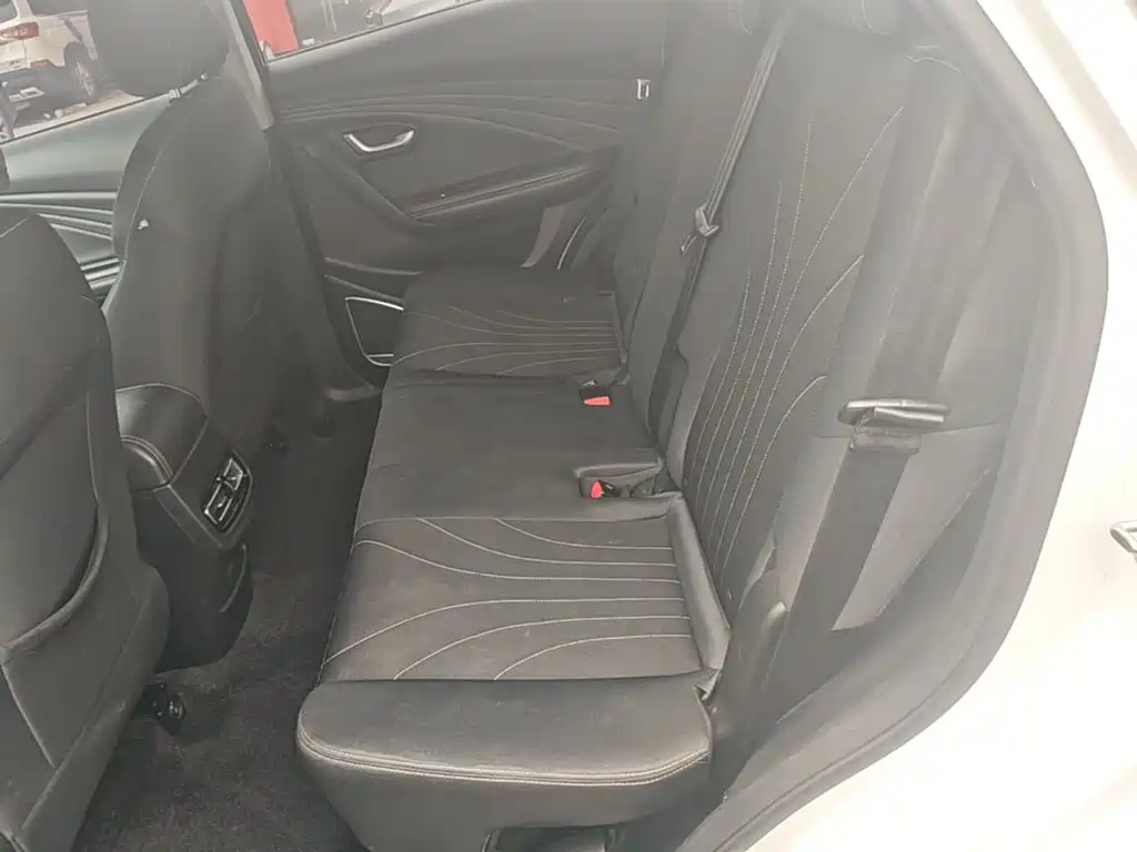 Jetour X70M 2021 2021 1.5T DCT Luxury Partner 7-seater