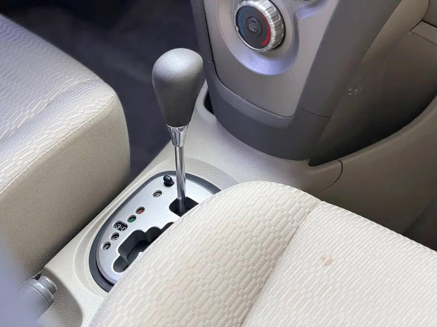 Toyota Vios 2010 Model 1.6L GL-i AT фото 24