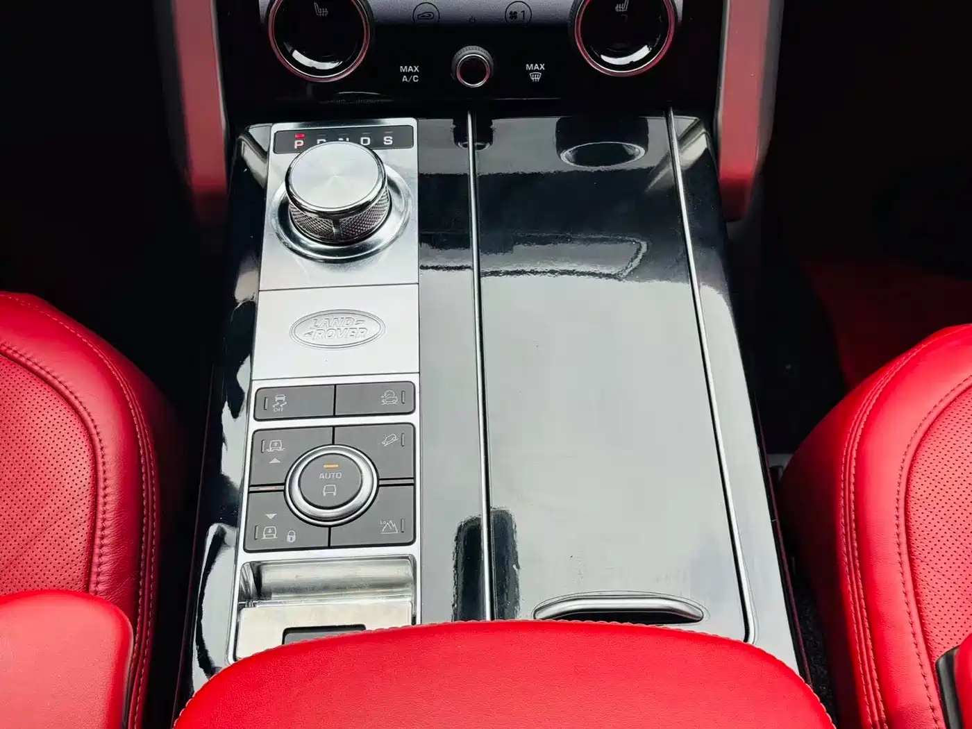 Land Rover Range Rover 2019 3.0 SC V6 Prestige Genesis Extended Edition фото 12