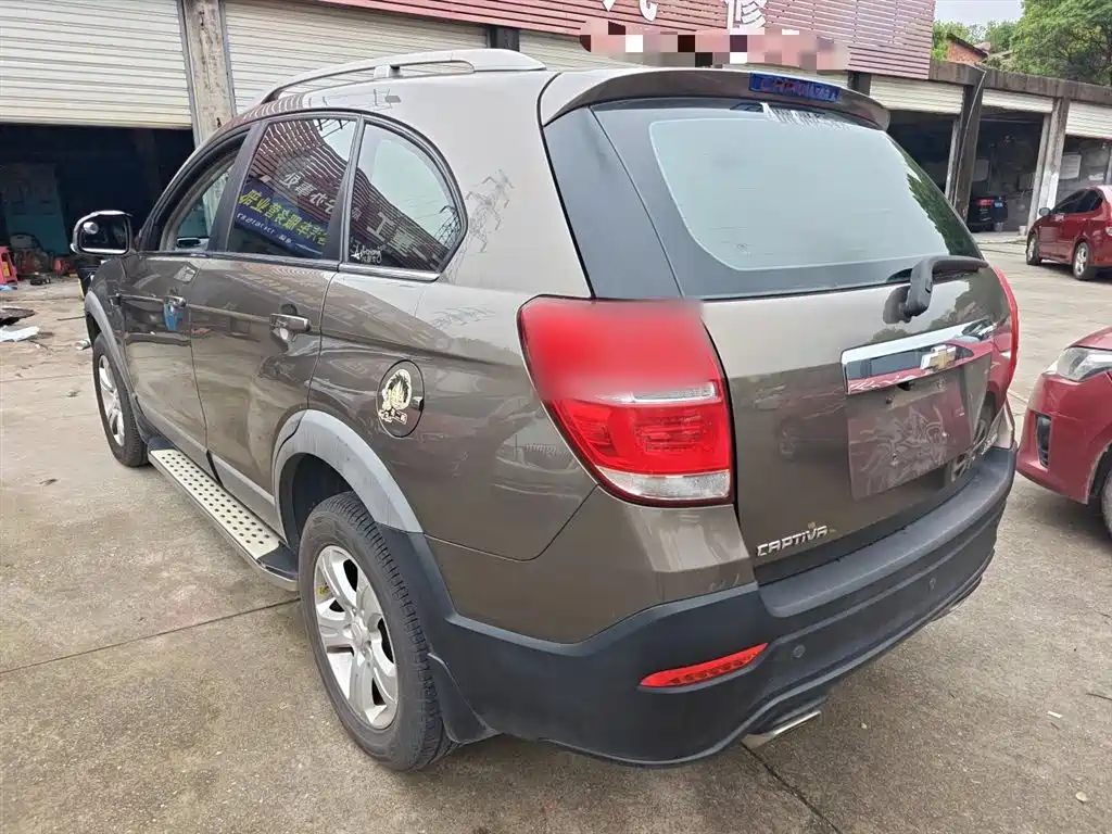 Chevrolet Captiva 2015 2.4L 2WD Urban Edition 5-seater фото 5