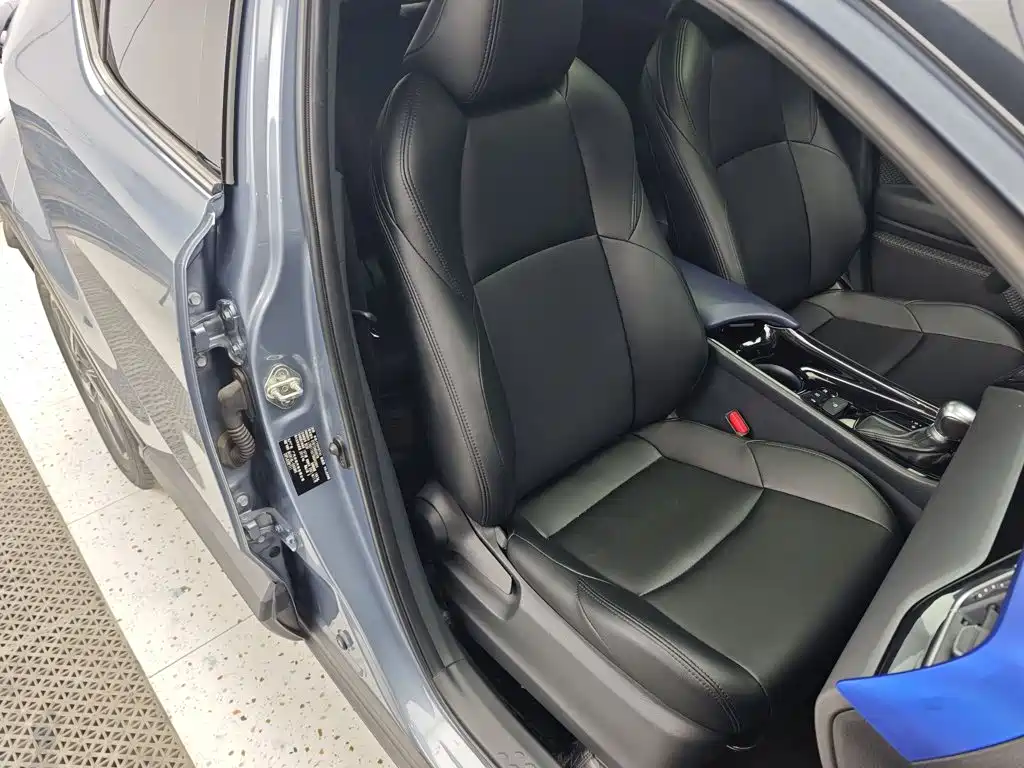 Toyota C-HR 2022 2021 Dual Engine 2.0L E-CVT Luxury Edition