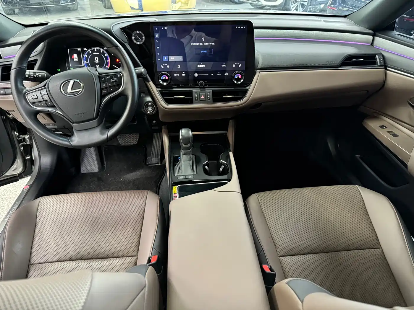Lexus ES 2025 200 Ultimate Edition фото 6