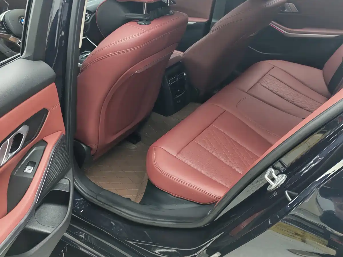BMW 3 Series 2024 325i M Sport Package фото 8