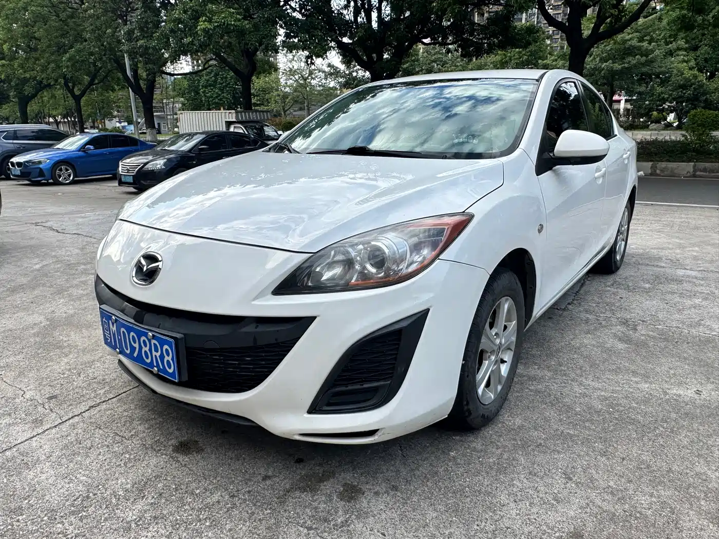 Mazda Mazda3 Axela 2013 2012 Hatchback 1.6L Automatic Elite
