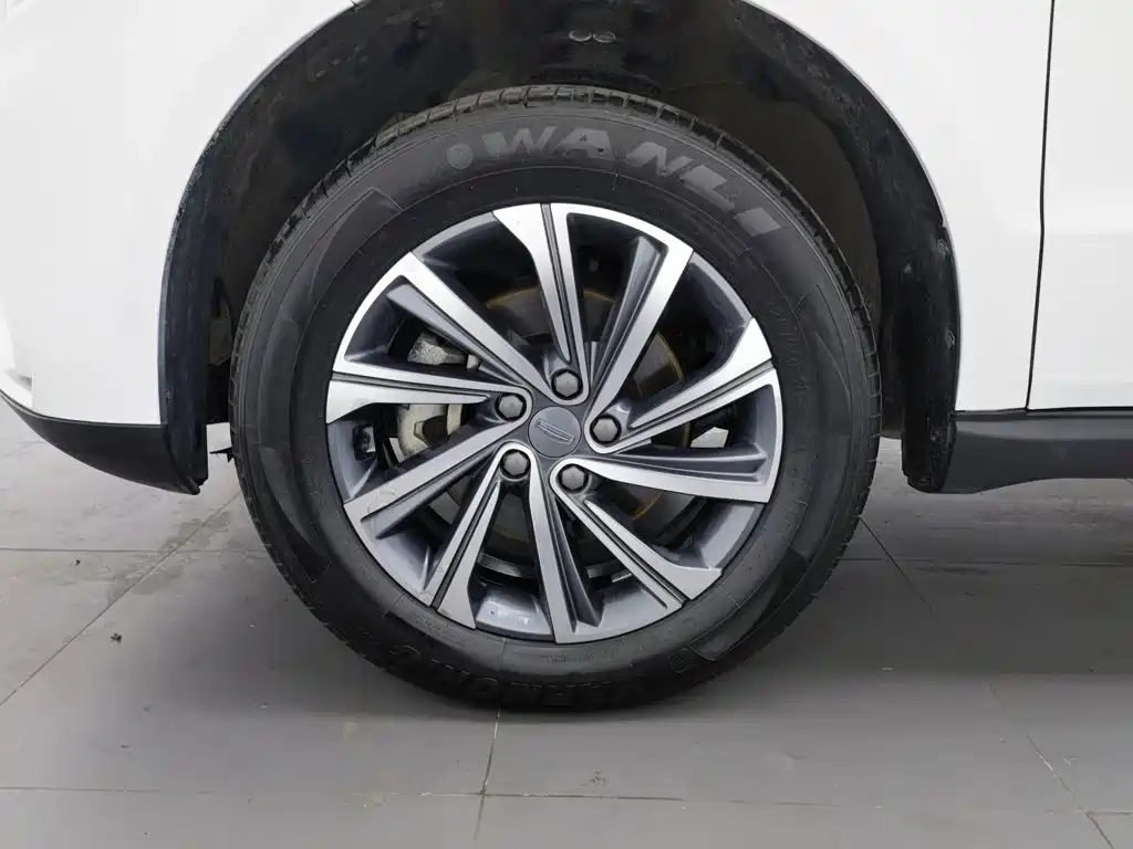 Фото 17 - Geely Emgrand X6