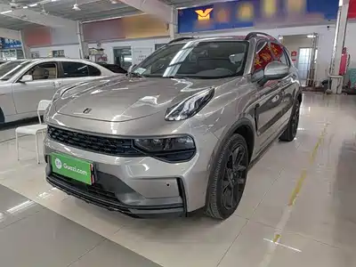 Lynk & Co 01