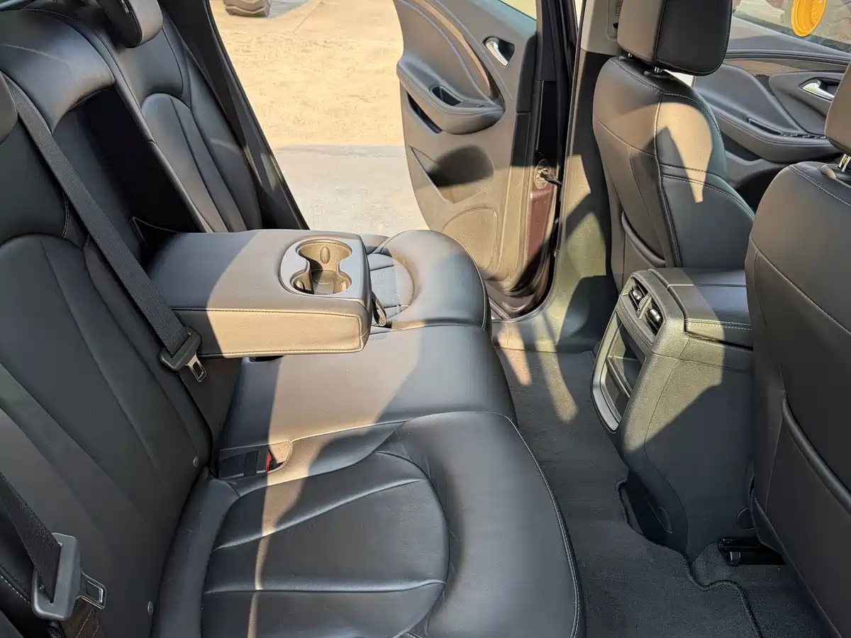 Фото 12 - Buick Envision Plus