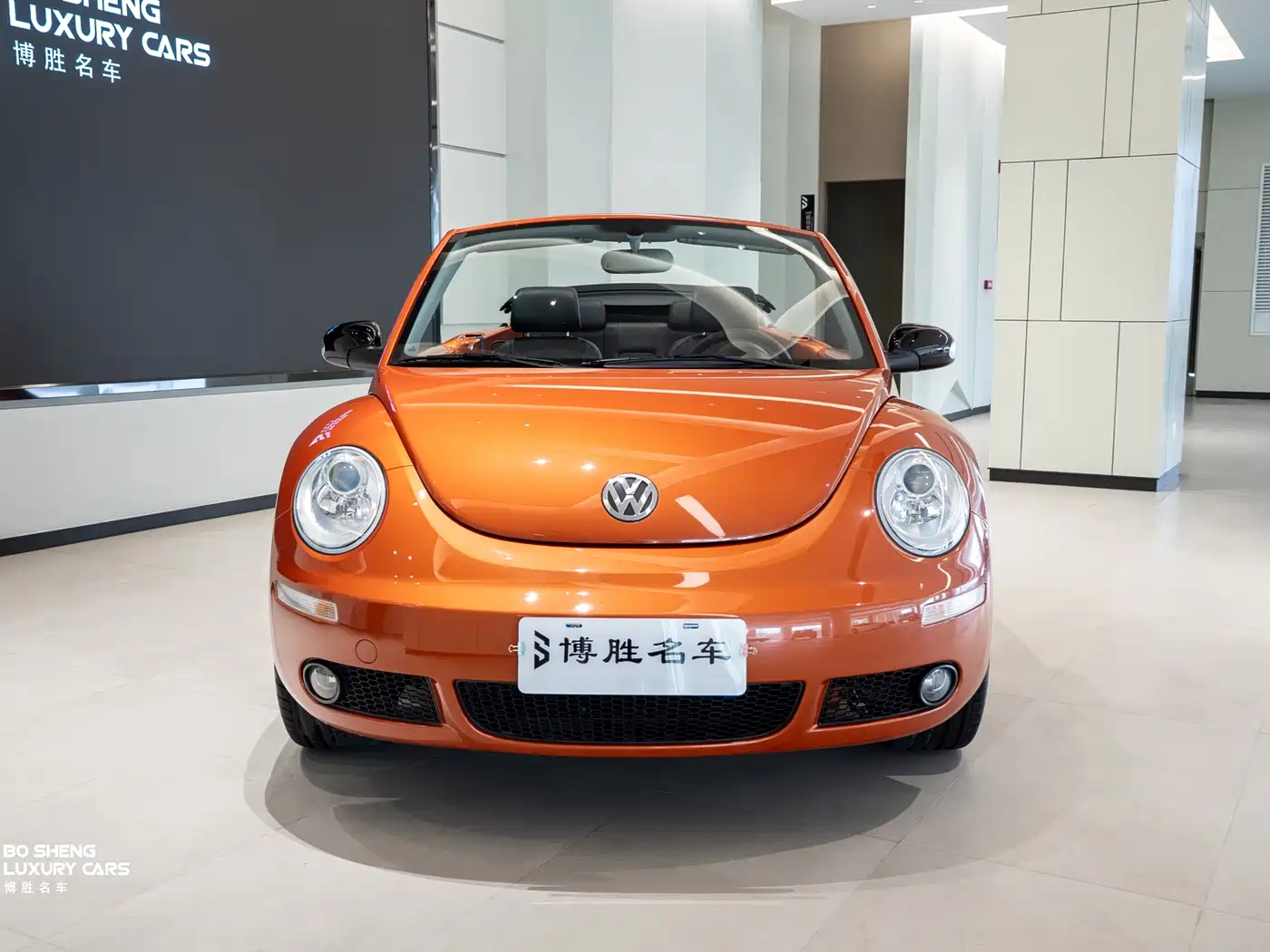 Volkswagen Beetle 2010 Model 2.0 BlackOrange Convertible Luxury Edition фото 39