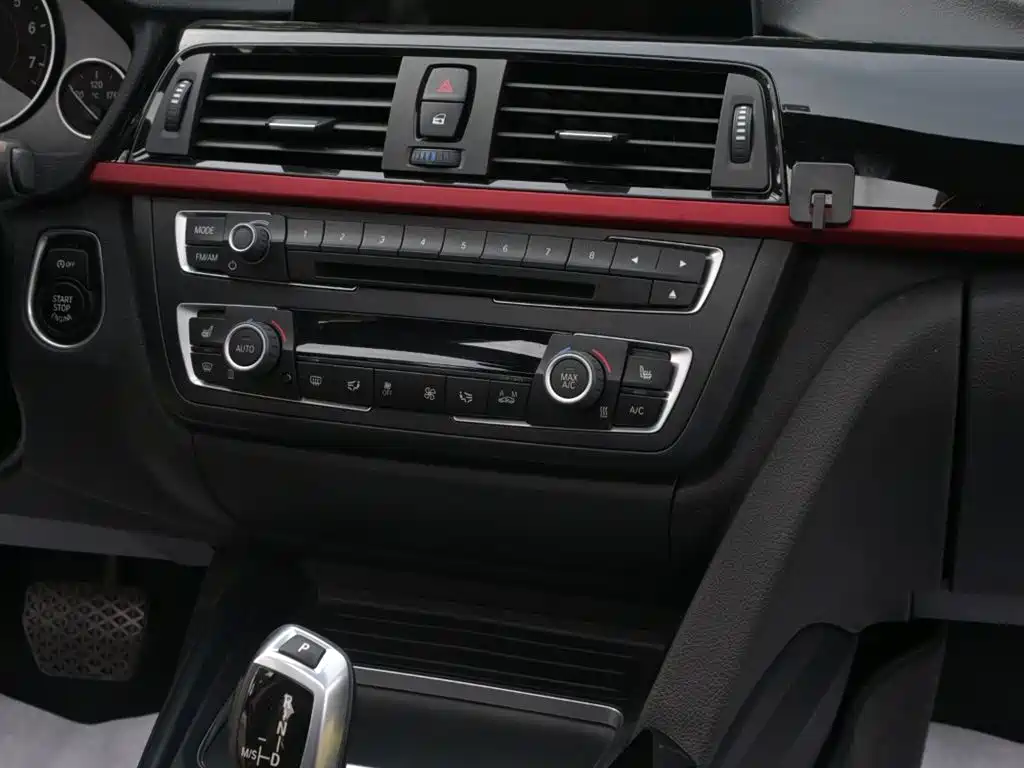 BMW 3 Series GT 2016 320i Design Package фото 25