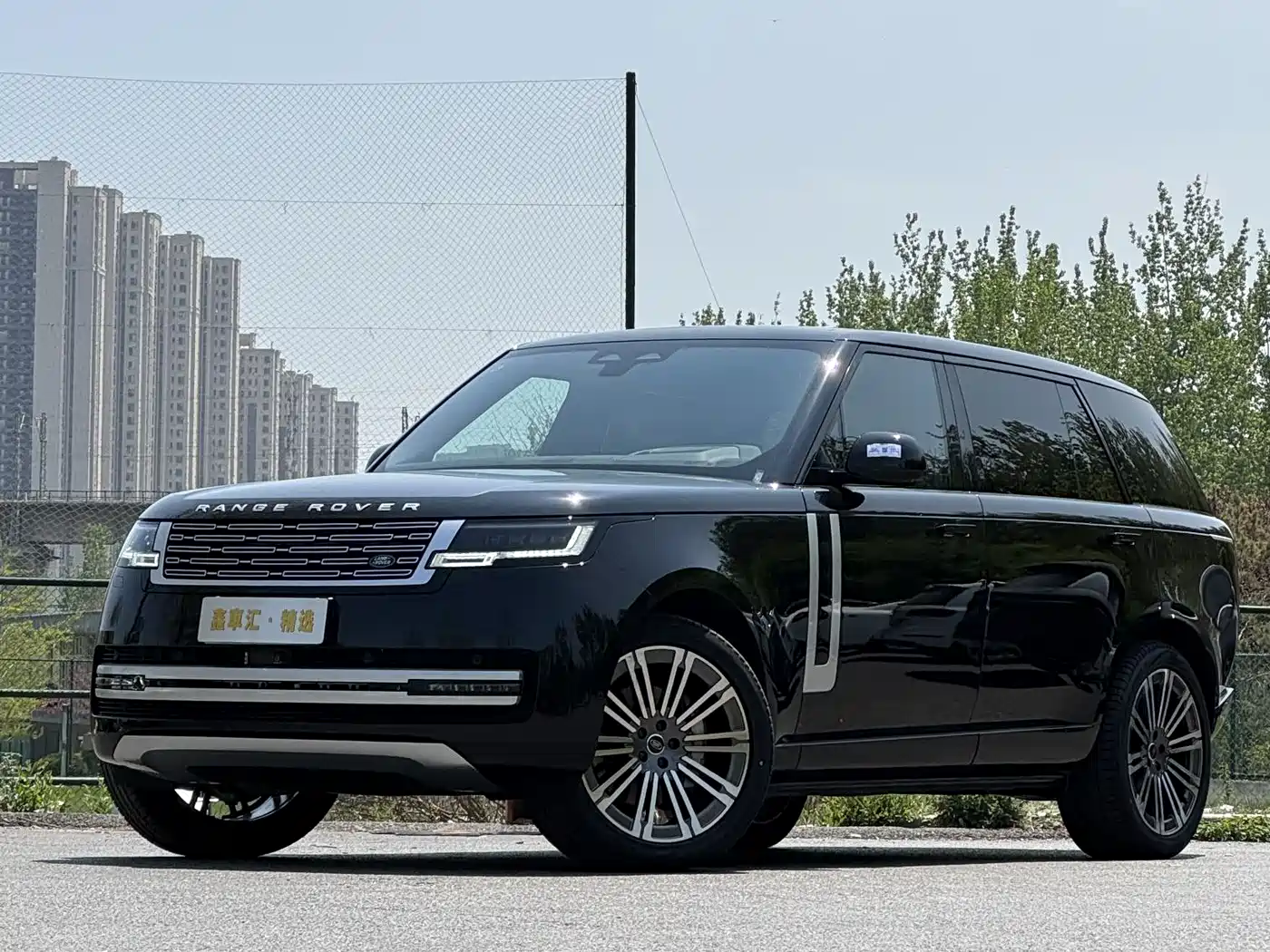 Land Rover Range Rover 2024 3.0 L6 400PS Genesis Extended фото 4