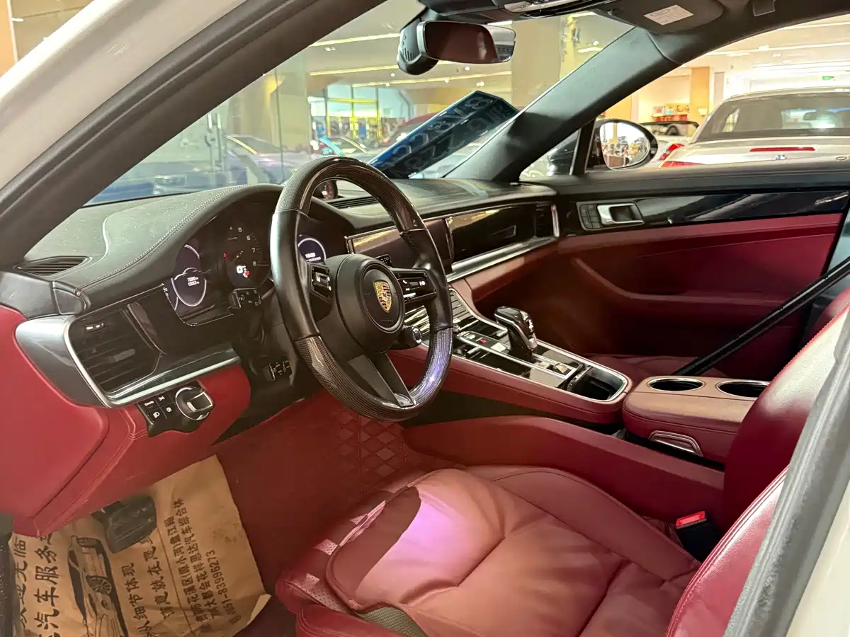 Фото 2 - Porsche Panamera