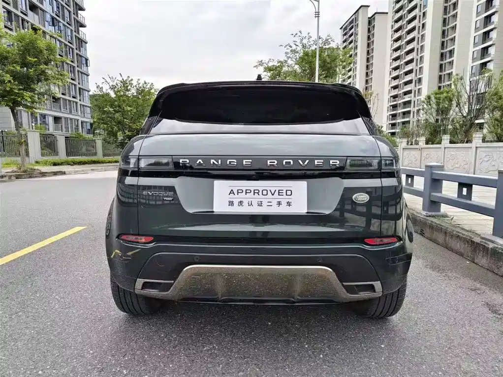 Land Rover Range Rover Evoque 2026 Range Rover Evoque L SE фото 3