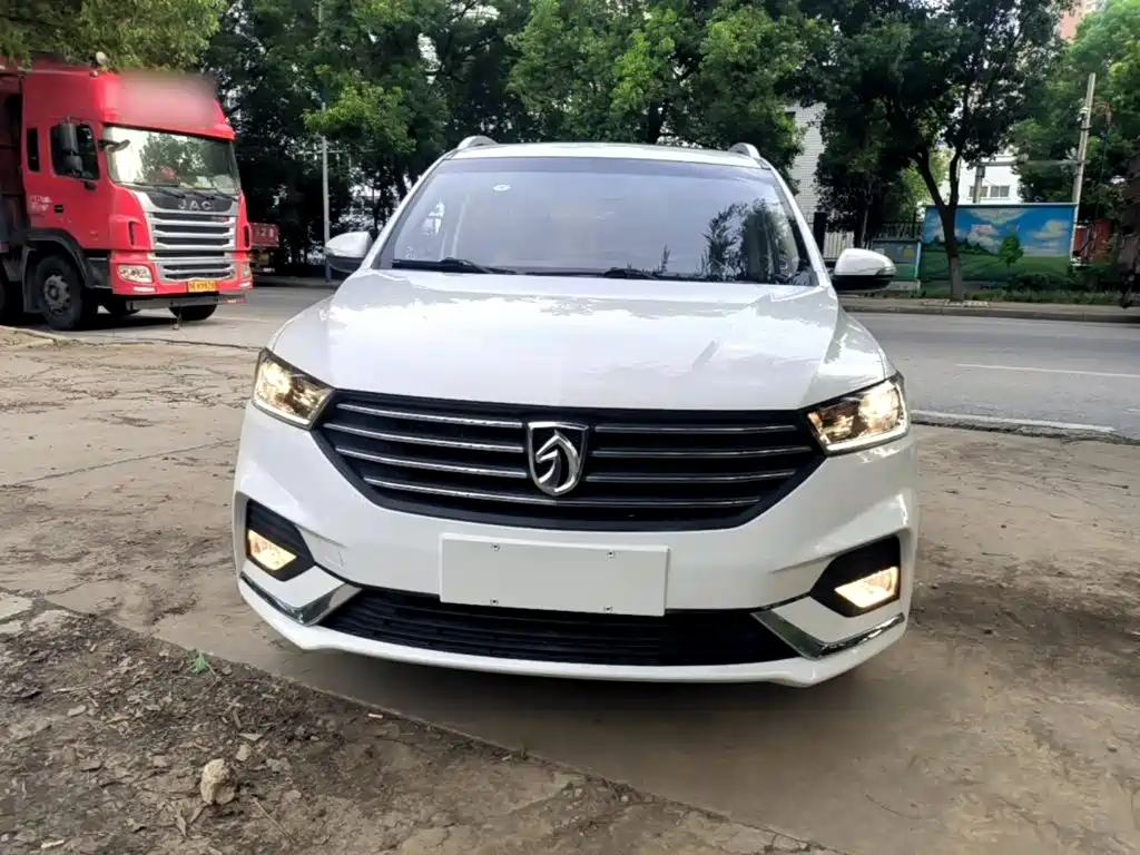 Baojun 360 2019 2018 1.5L Manual Luxury Model China V
