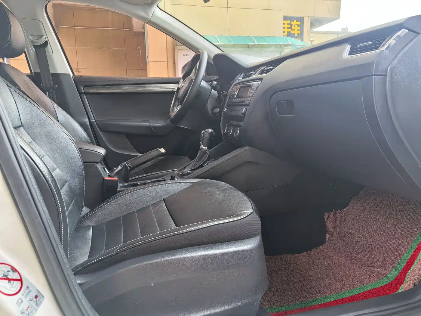Škoda Octavia 2017 1.6L Automatic Smart Edition фото 5