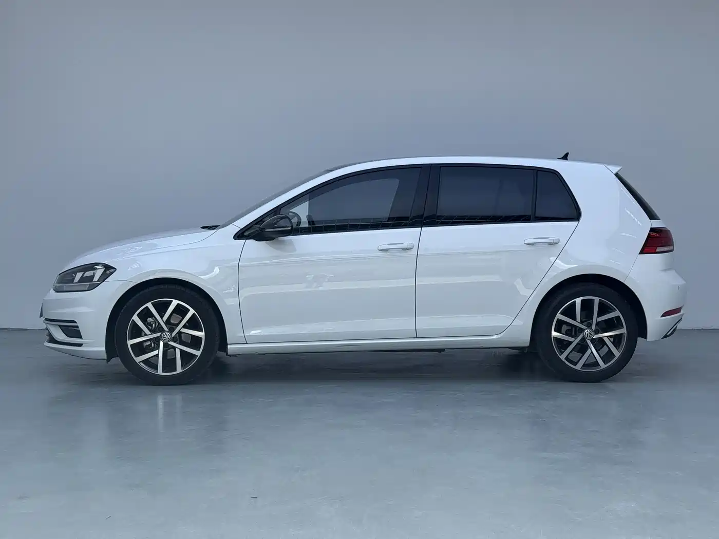 Volkswagen Golf 2020 Beloved Edition 280TSI DSG Comfort фото 7