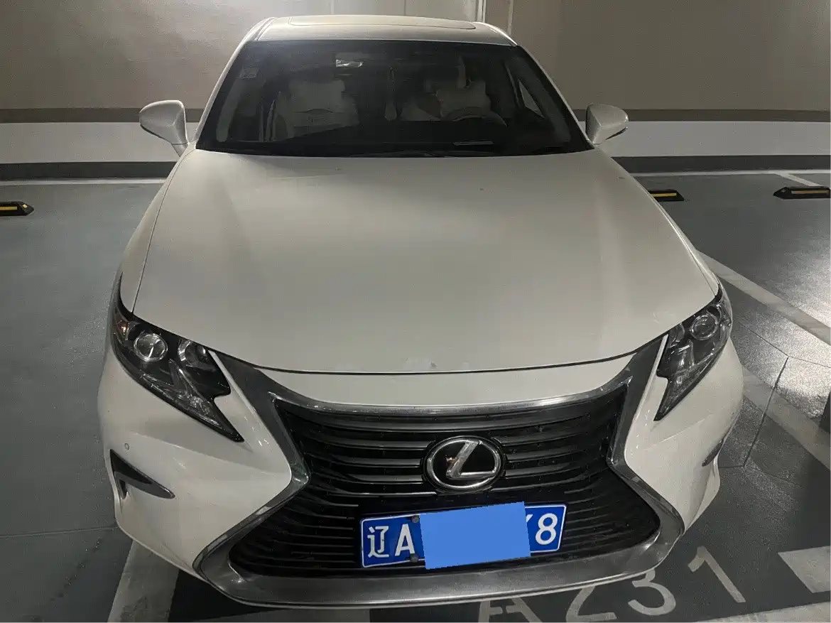 Lexus ES 2015 200 Comfort Edition фото 4