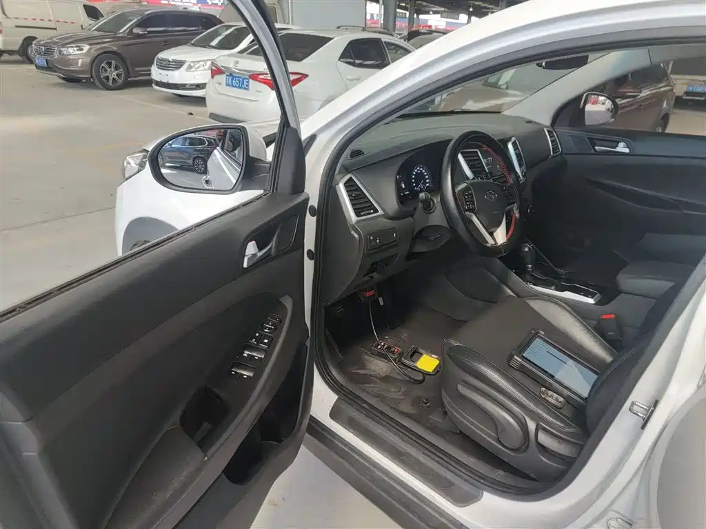 Hyundai Tucson 2015 1.6T Dual Clutch 2WD Smart фото 12